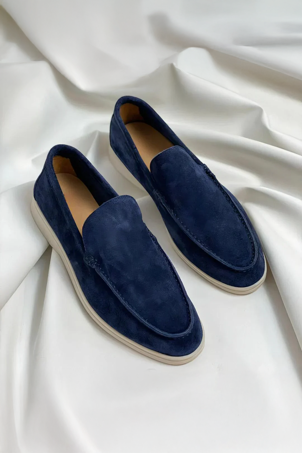 Elegantes mocasines de ante