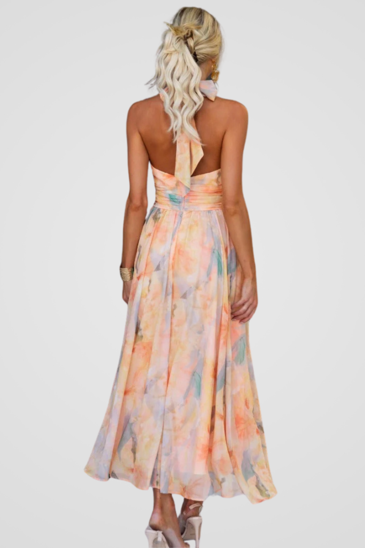 Sommerkjole med halterneck