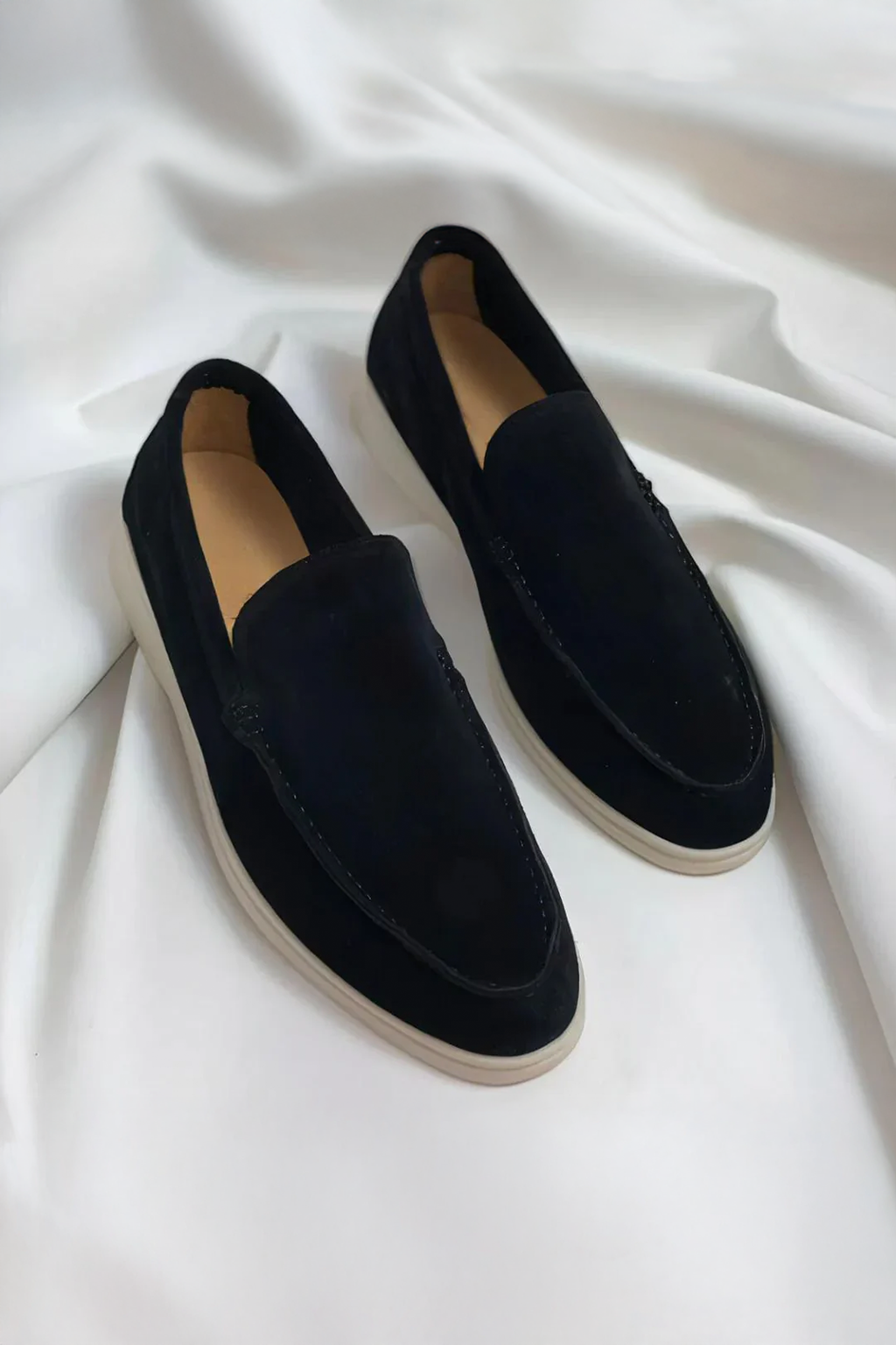 Elegantes mocasines de ante