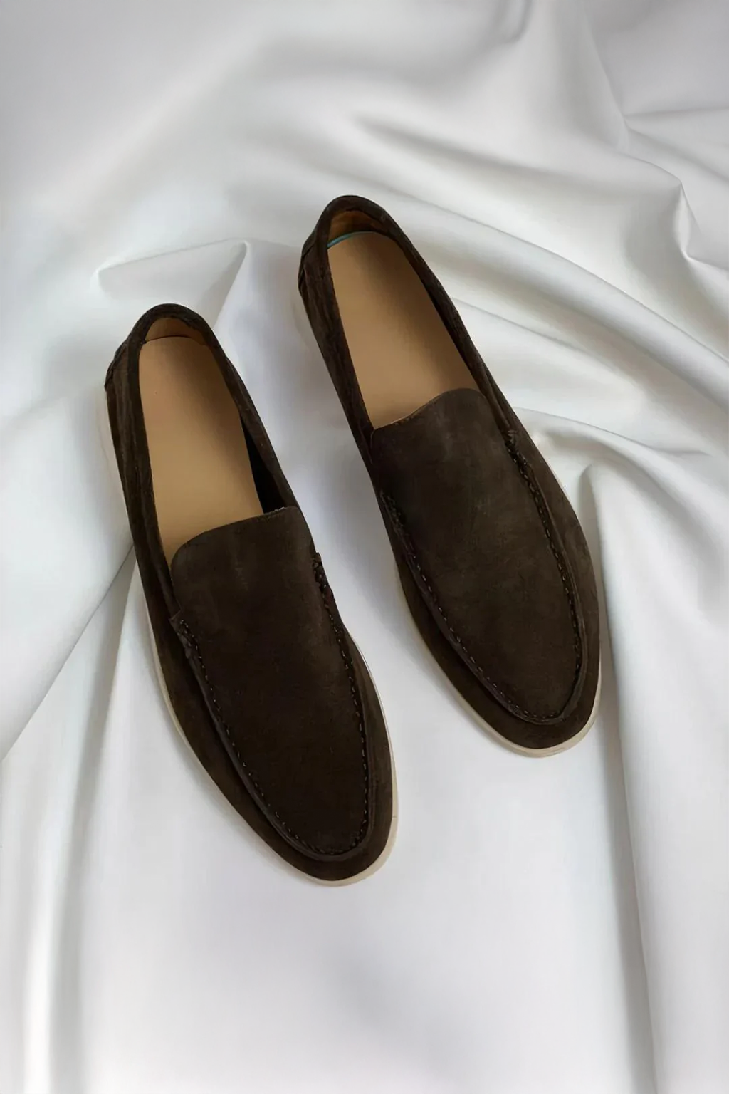 Elegantes mocasines de ante